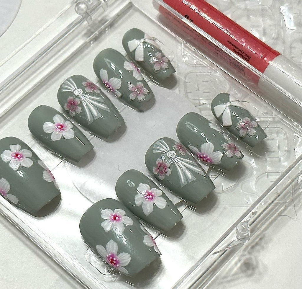 Flirty Findz Handcrafted Press-On Fake Nails, Short Coffin Nails, With Glue and Gel Tabs, BG2