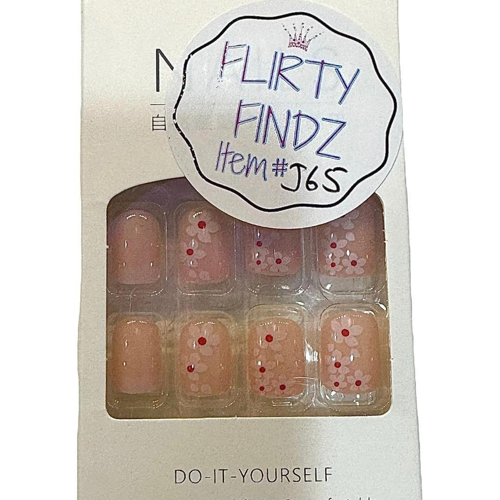 Flirty Findz Short Square Nails, Press-on Fake Nails, Item J65